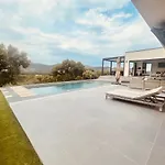 וילה Architect's - 10-12 People - Pool - 4 Bedrooms זונזה