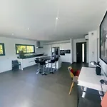 Architect's - 10-12 People - Pool - 4 Bedrooms וילה