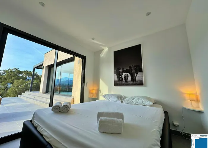 Architect's - 10-12 People - Pool - 4 Bedrooms